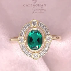 9ct YELLOW GOLD EMERALD & CZ RING